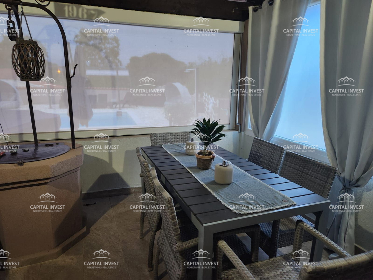 Dve hiši, gradbeno zemljišče, Barban, Istra