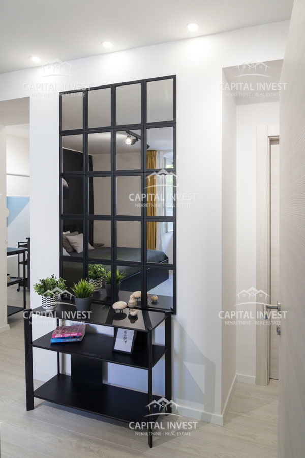 Hiša s šestimi apartmaji, bazen, center, Pula