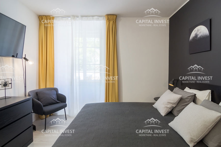 Hiša s šestimi apartmaji, bazen, center, Pula