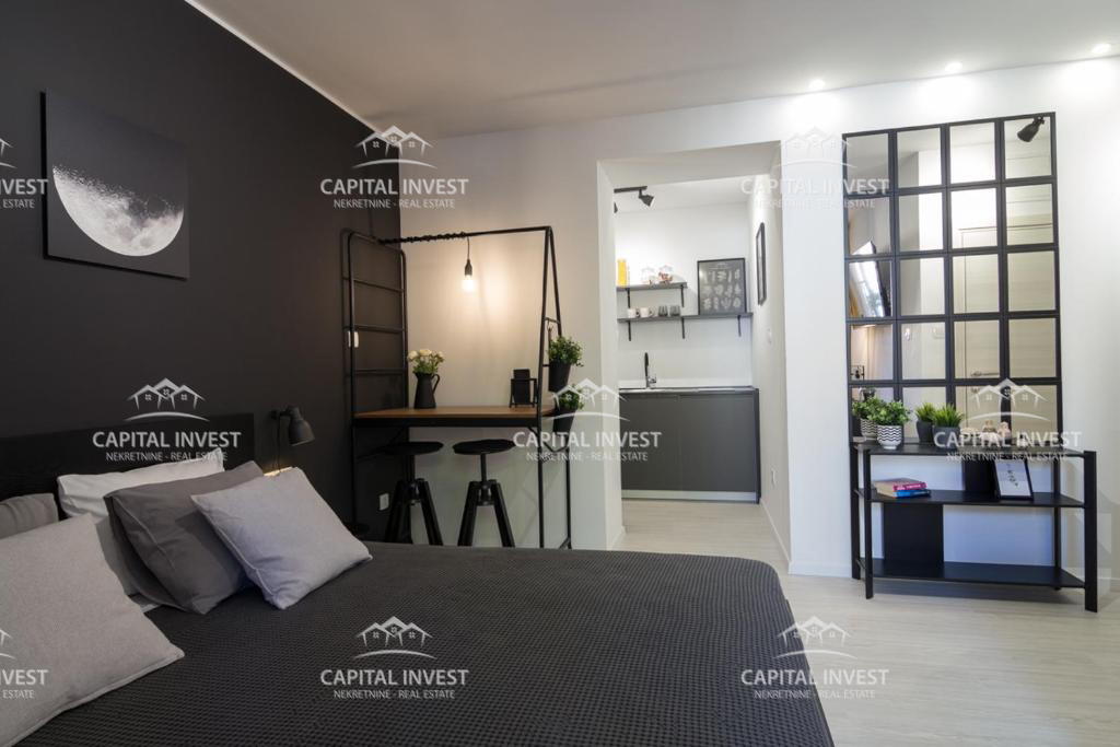 Hiša s šestimi apartmaji, bazen, center, Pula