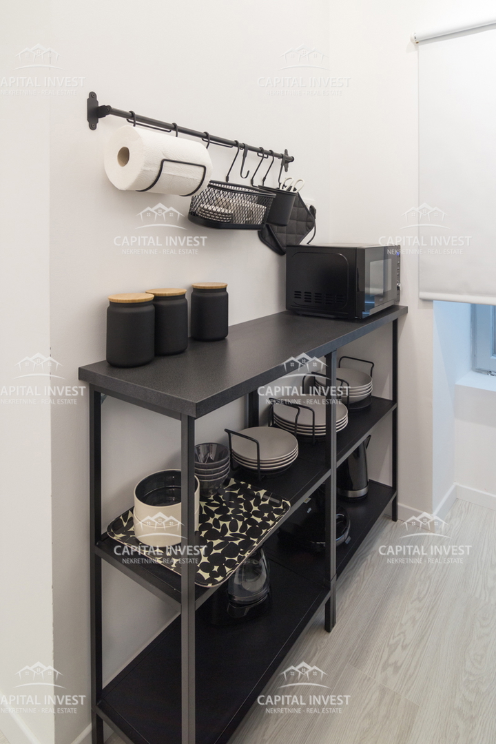 Hiša s šestimi apartmaji, bazen, center, Pula