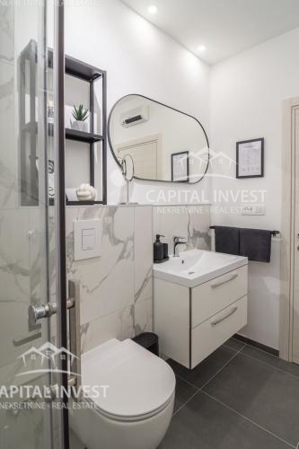 Hiša s šestimi apartmaji, bazen, center, Pula