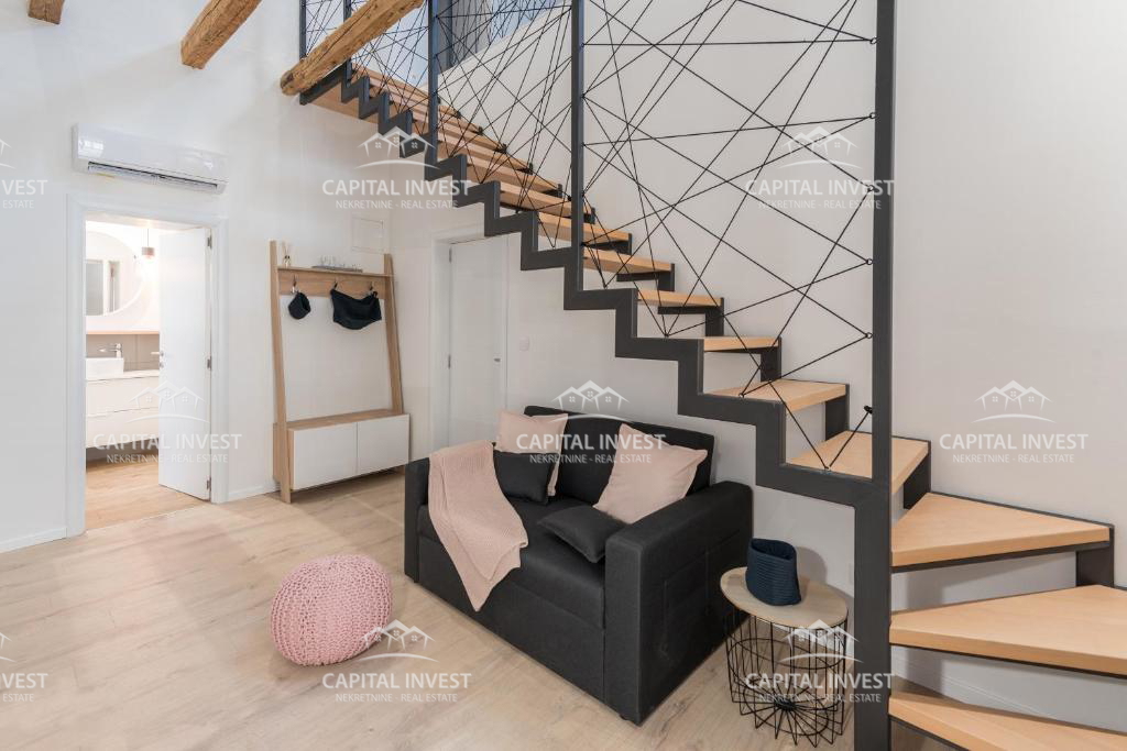 Hiša s šestimi apartmaji, bazen, center, Pula