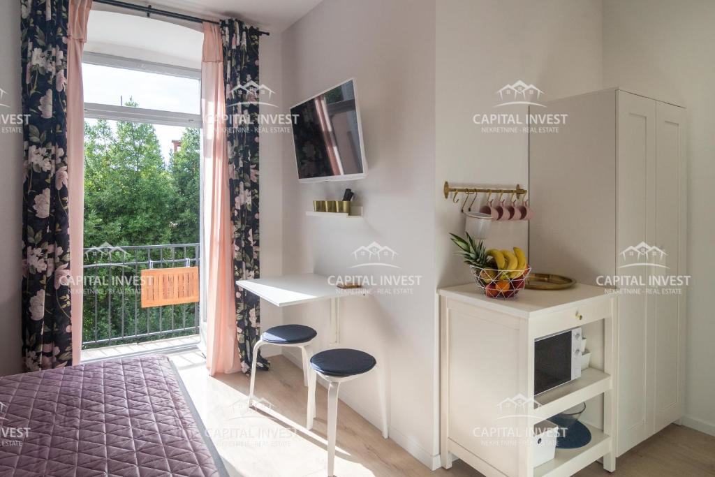 Hiša s šestimi apartmaji, bazen, center, Pula