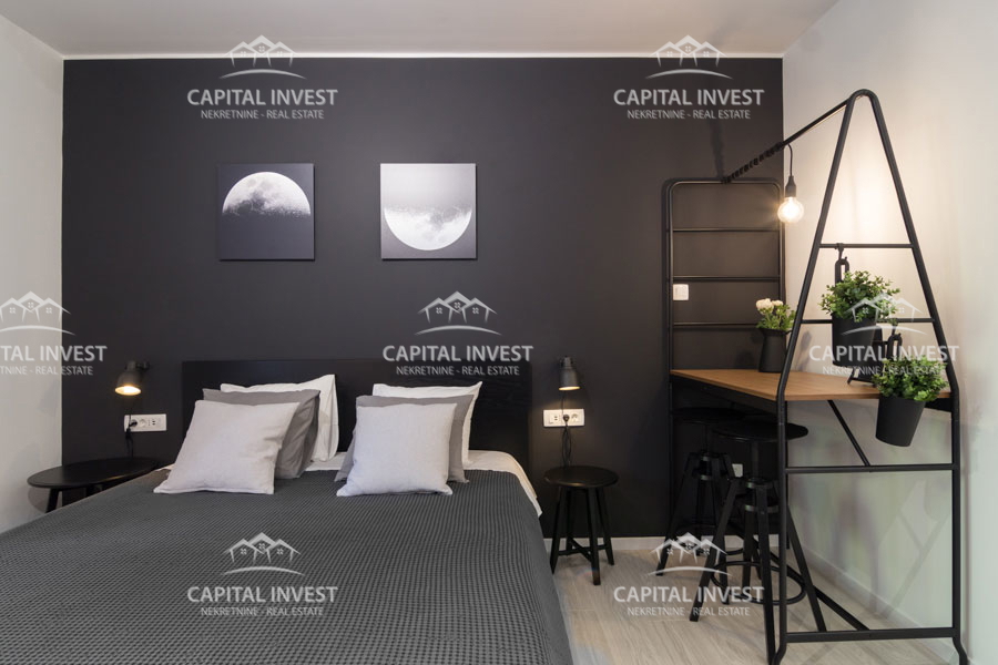 Hiša s šestimi apartmaji, bazen, center, Pula