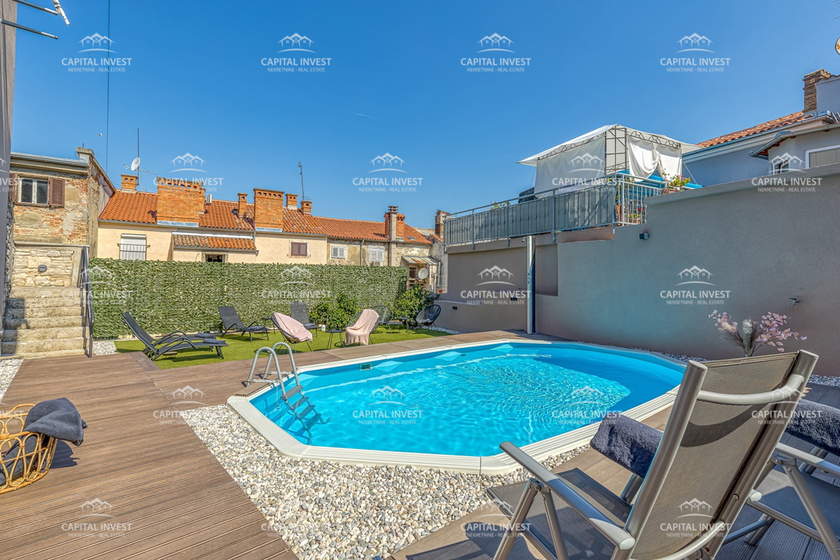 Hiša s šestimi apartmaji, bazen, center, Pula