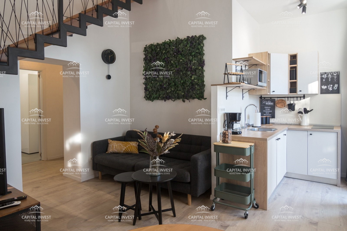 Hiša s šestimi apartmaji, bazen, center, Pula