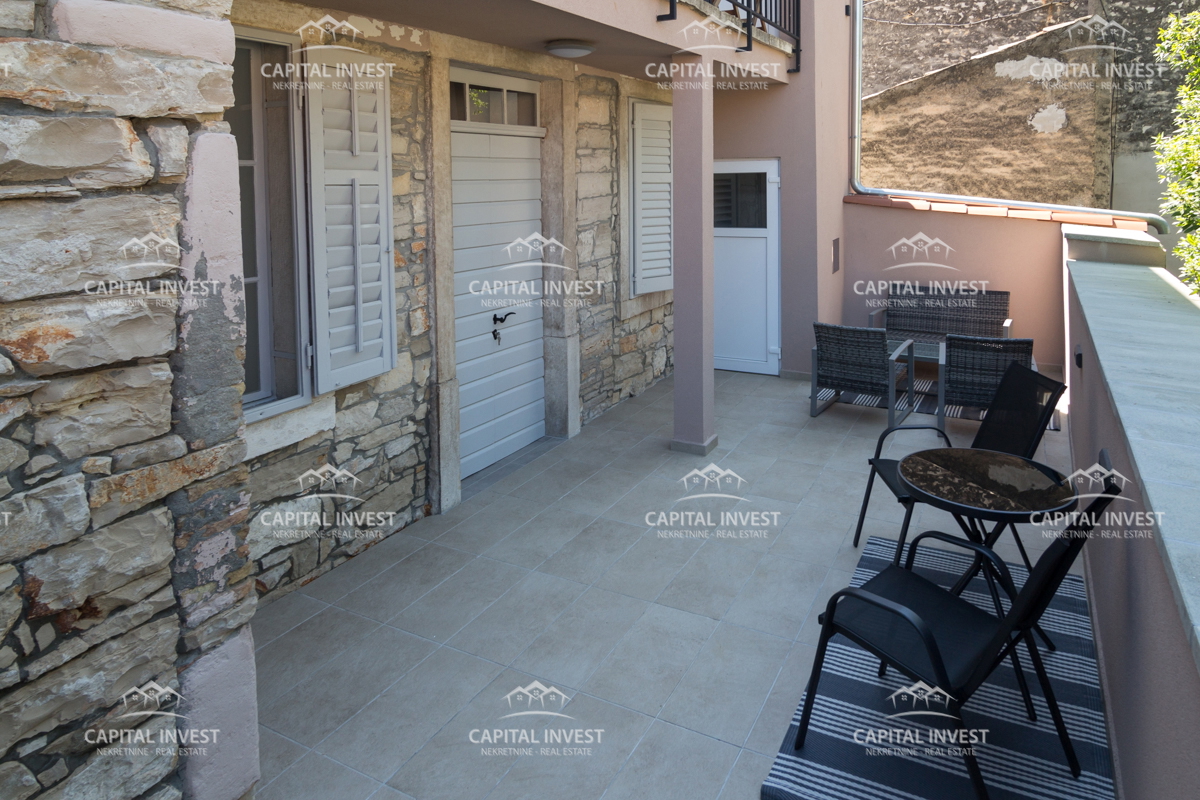 Hiša s šestimi apartmaji, bazen, center, Pula