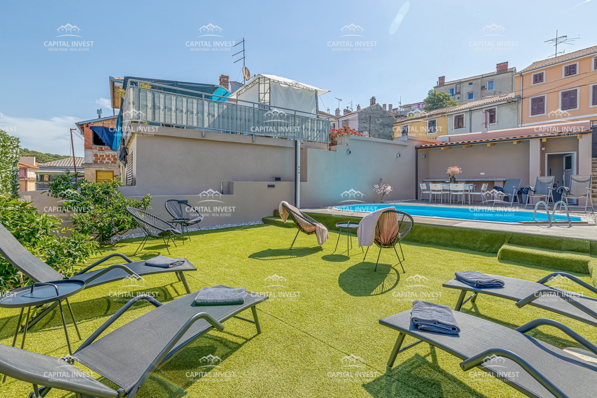 Hiša s šestimi apartmaji, bazen, center, Pula