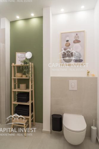 Hiša s šestimi apartmaji, bazen, center, Pula