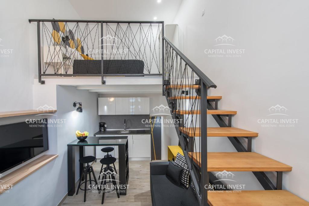 Hiša s šestimi apartmaji, bazen, center, Pula