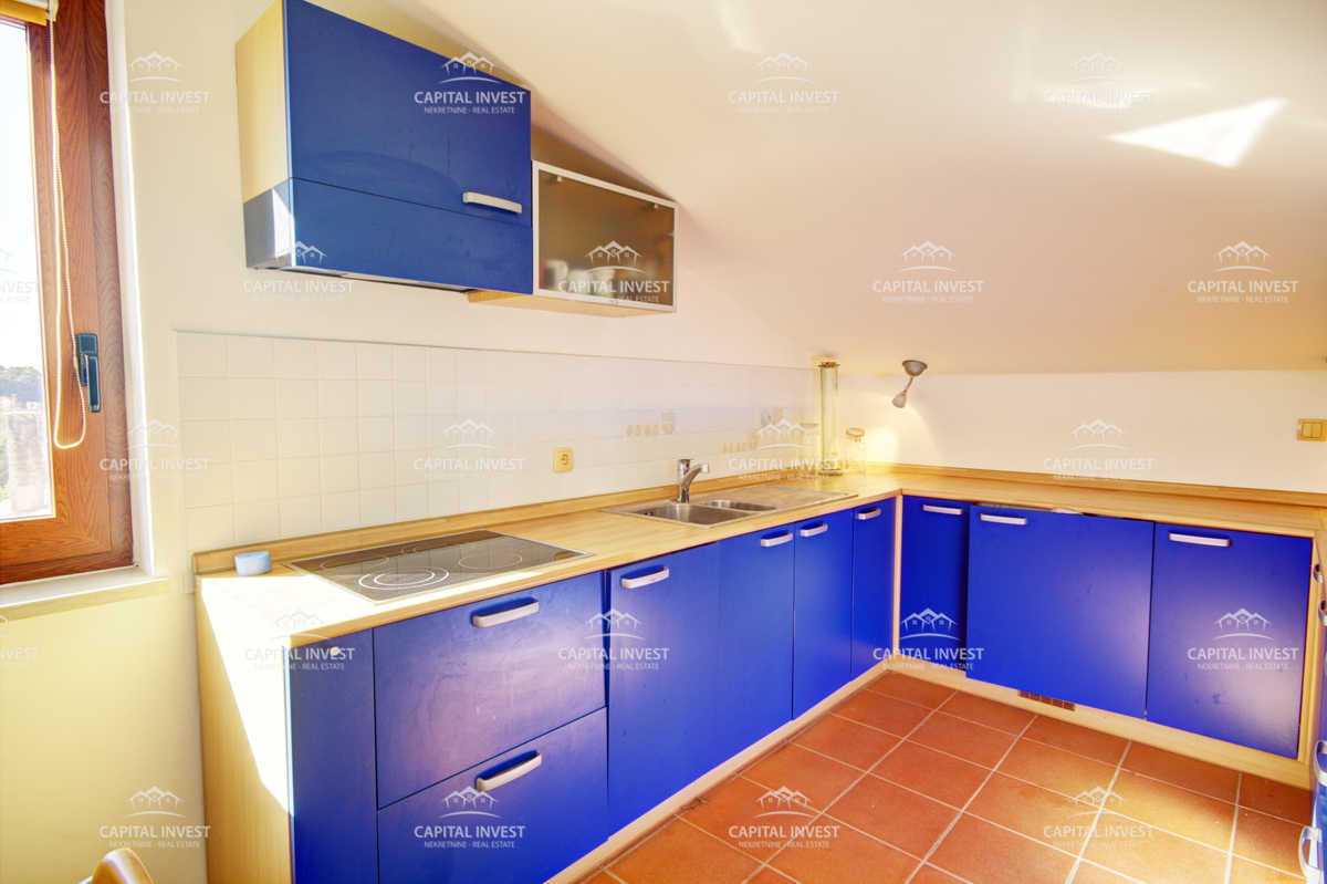 Hiša z veliko zemljiščem blizu morja, Medulin, Istra