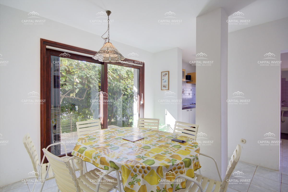 Hiša z veliko zemljiščem blizu morja, Medulin, Istra