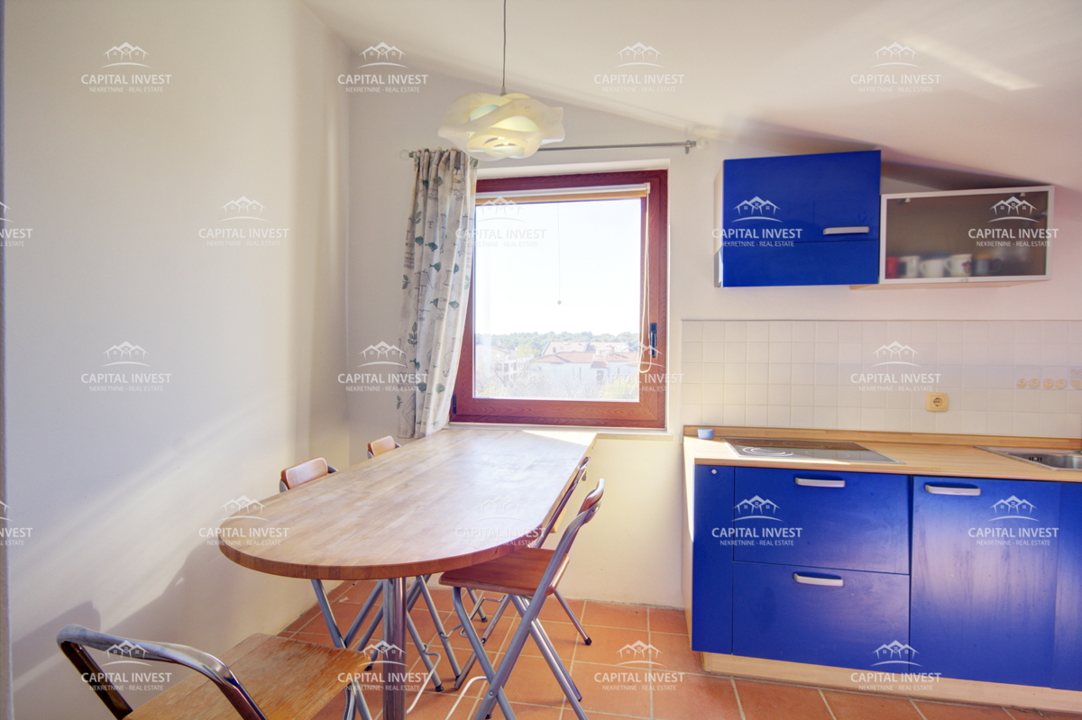 Hiša z veliko zemljiščem blizu morja, Medulin, Istra