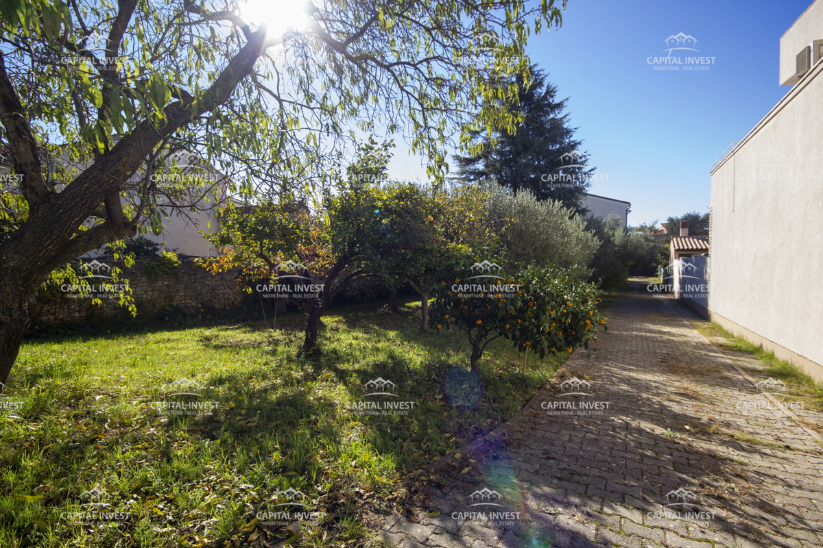 Hiša z veliko zemljiščem blizu morja, Medulin, Istra