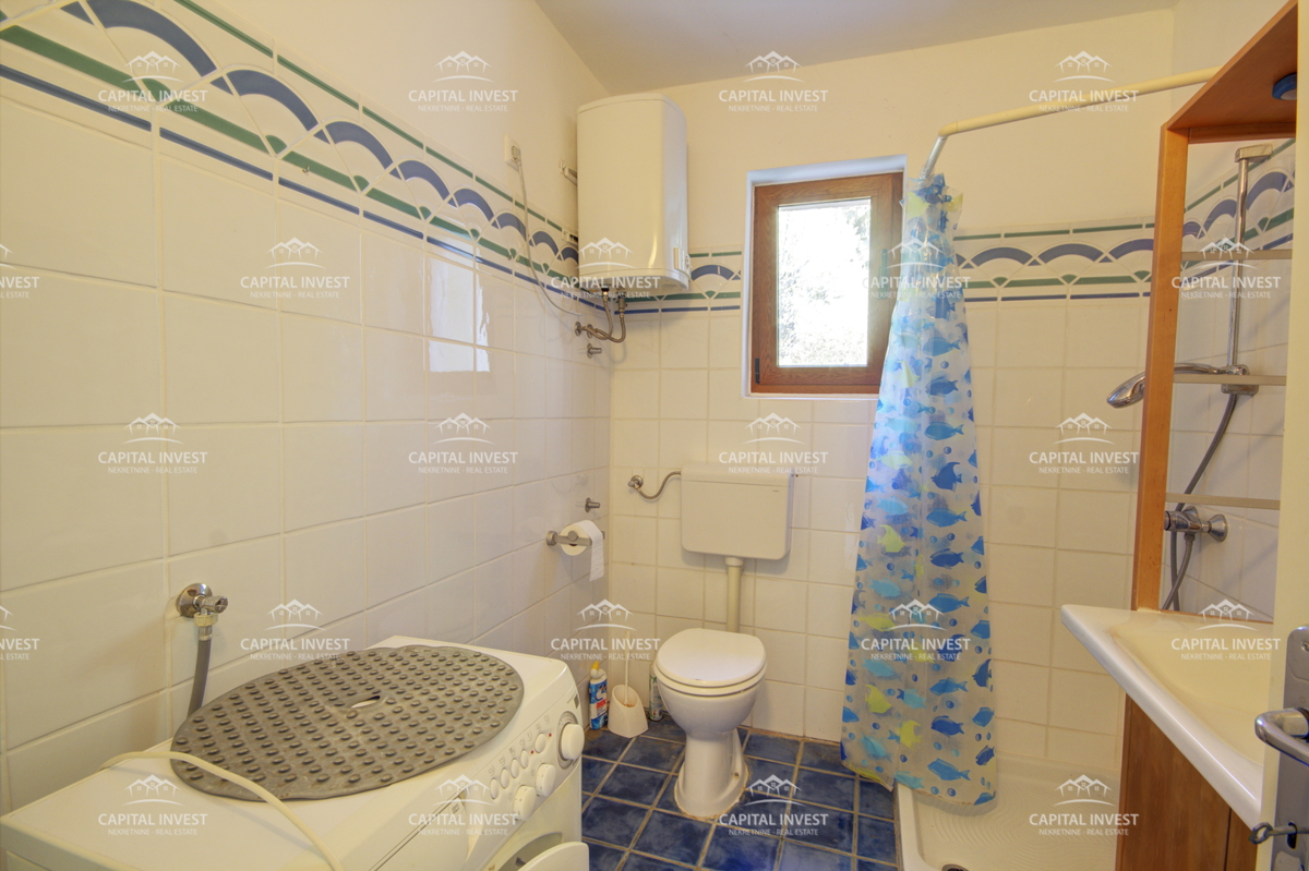 Hiša z veliko zemljiščem blizu morja, Medulin, Istra