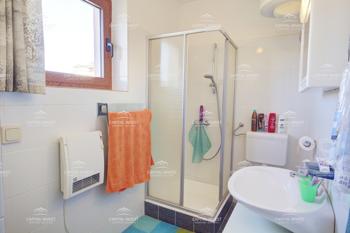 Hiša z veliko zemljiščem blizu morja, Medulin, Istra