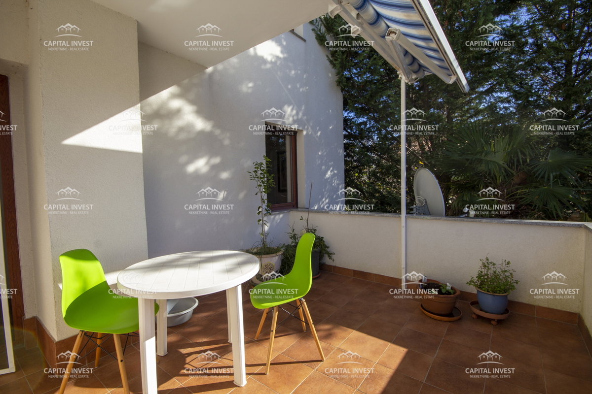 Hiša z veliko zemljiščem blizu morja, Medulin, Istra