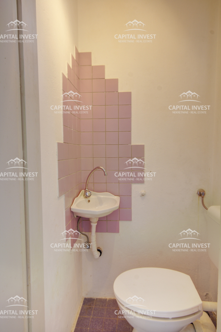 Hiša z veliko zemljiščem blizu morja, Medulin, Istra