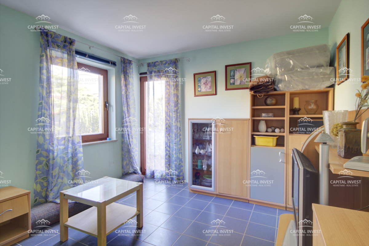 Hiša z veliko zemljiščem blizu morja, Medulin, Istra