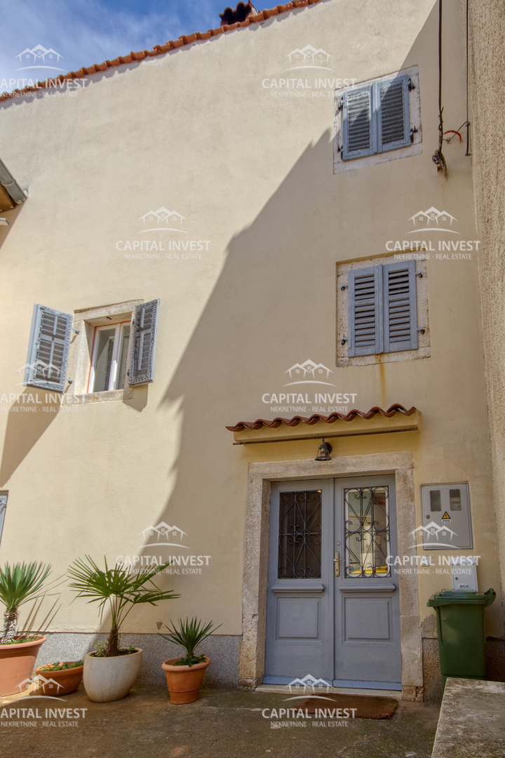 Kamena hiša v Krnici, naselje Pavićini