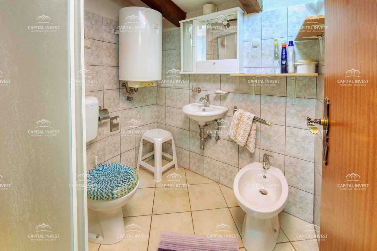 Kamena hiša v Krnici, naselje Pavićini