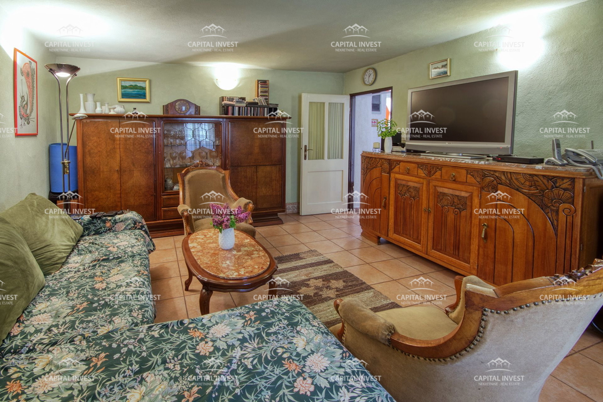 Kamena hiša v Krnici, naselje Pavićini