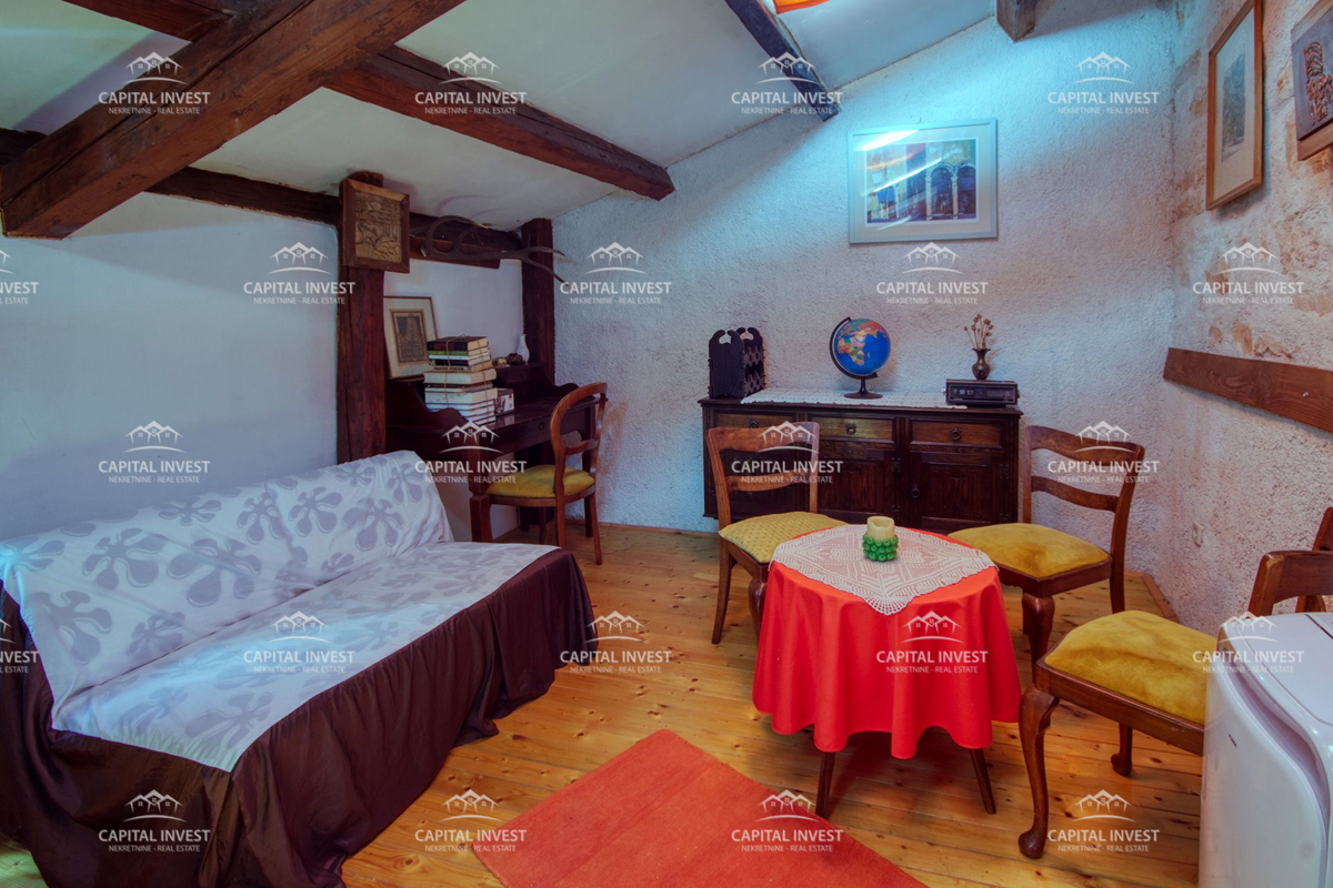 Kamena hiša v Krnici, naselje Pavićini