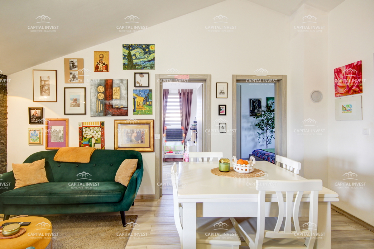 Hiša, trije stanovanji, velika zemljišče, garaža, Šišan, Istra