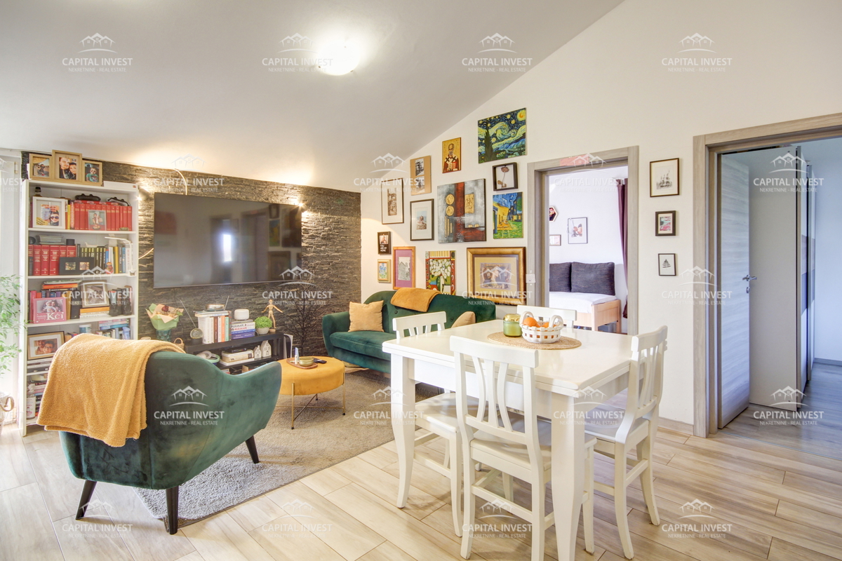 Hiša, trije stanovanji, velika zemljišče, garaža, Šišan, Istra