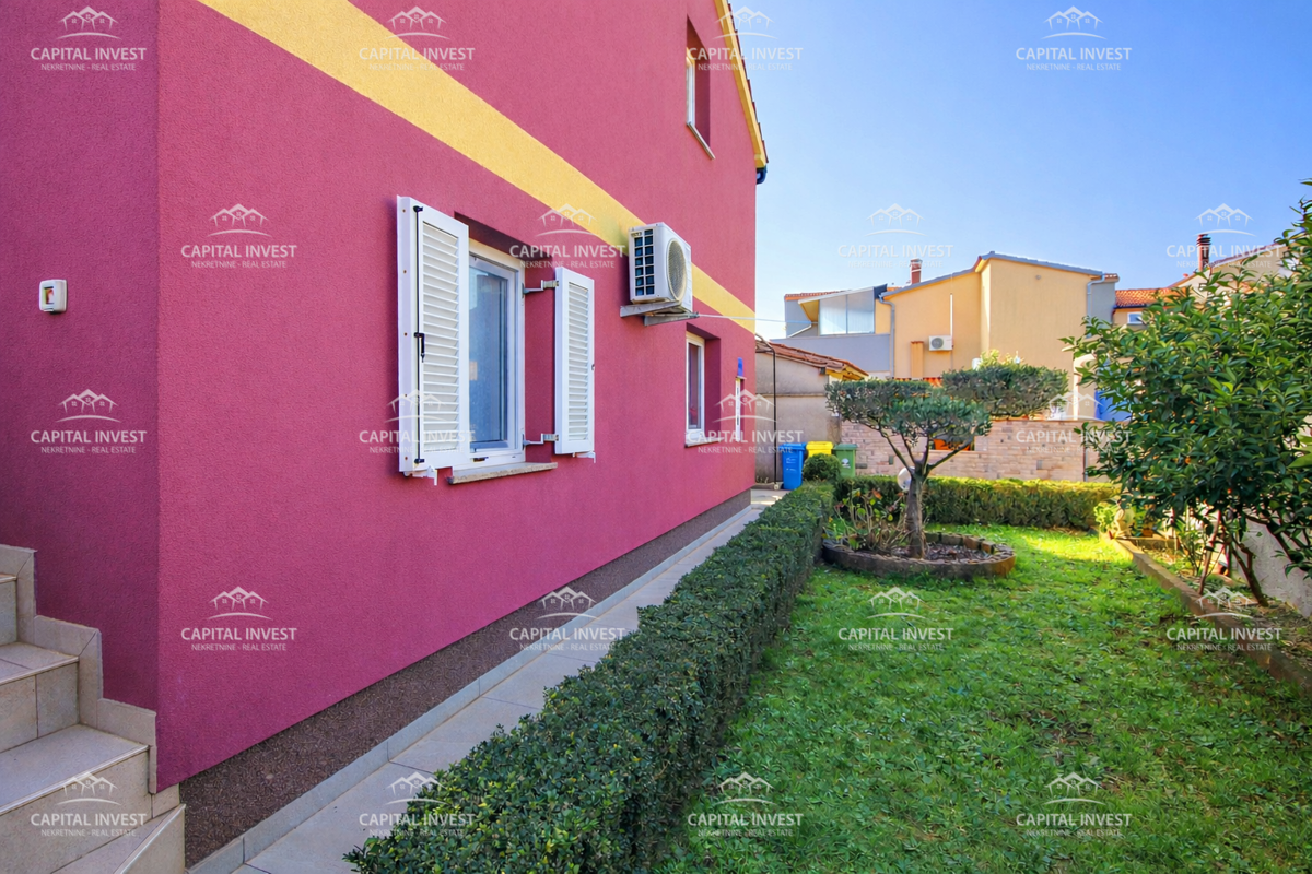 Hiša, trije stanovanji, velika zemljišče, garaža, Šišan, Istra