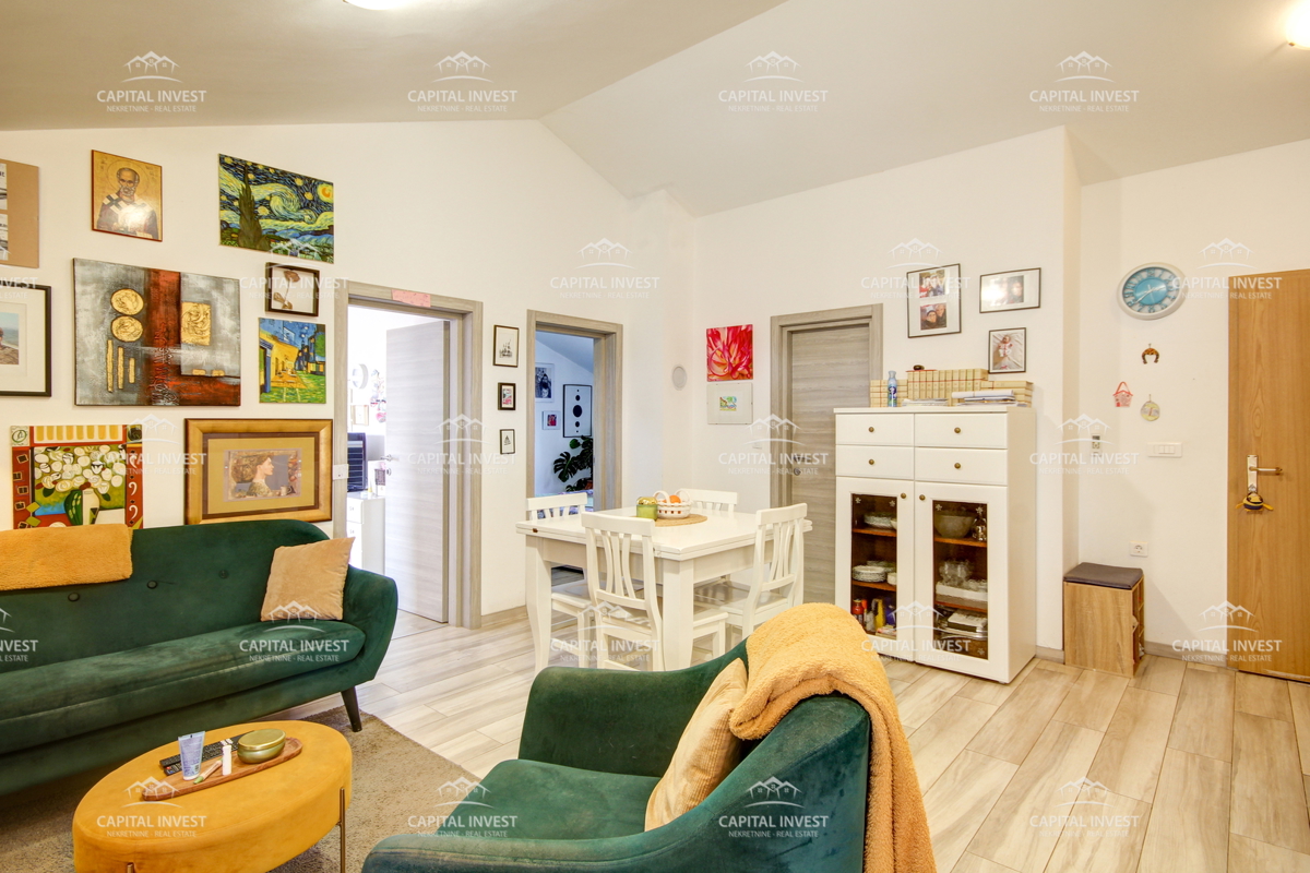 Hiša, trije stanovanji, velika zemljišče, garaža, Šišan, Istra