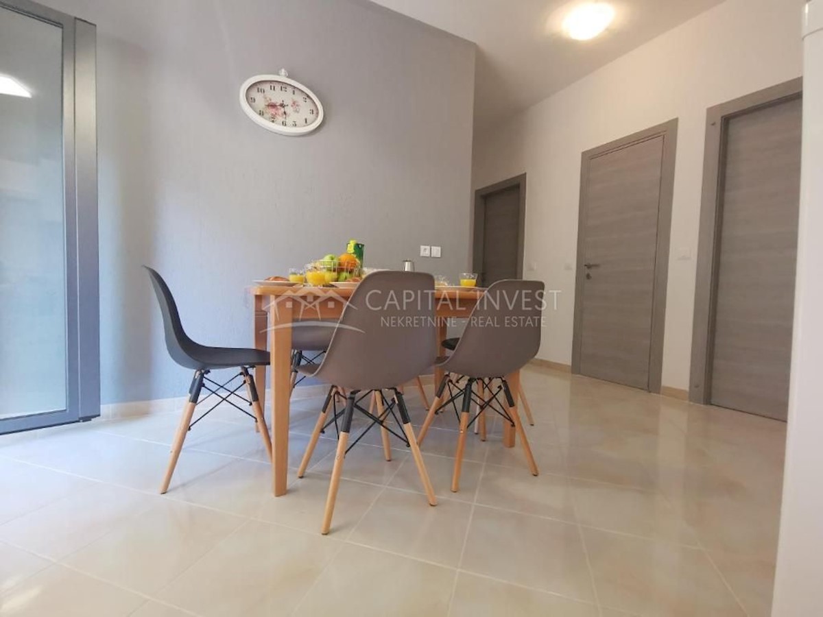 Apartma z vrtom in garažo, v centru Pule, Istra