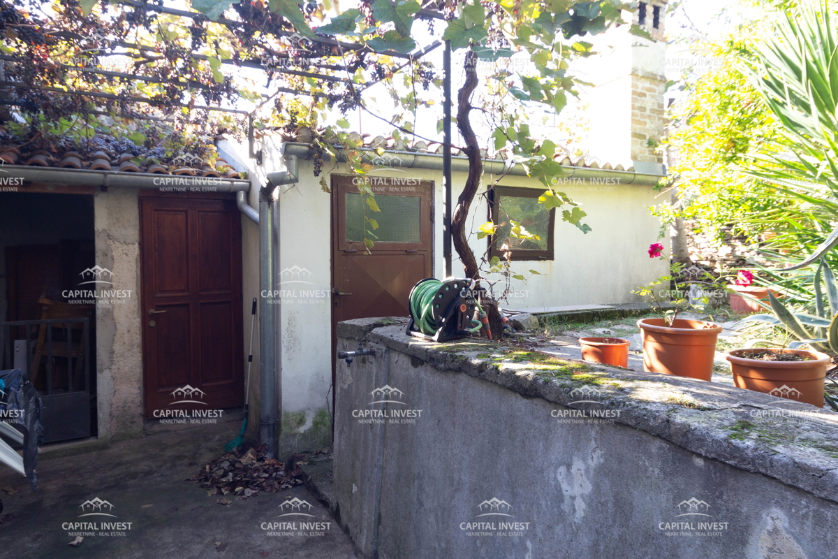 Štirisobno stanovanje z vrtom, Pula, Istra