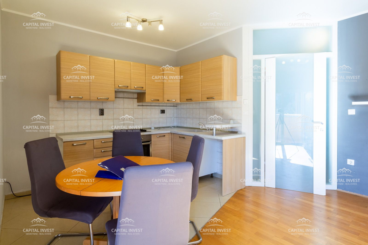 Dvosobno stanovanje, prvo nadstropje, Pula, Istra