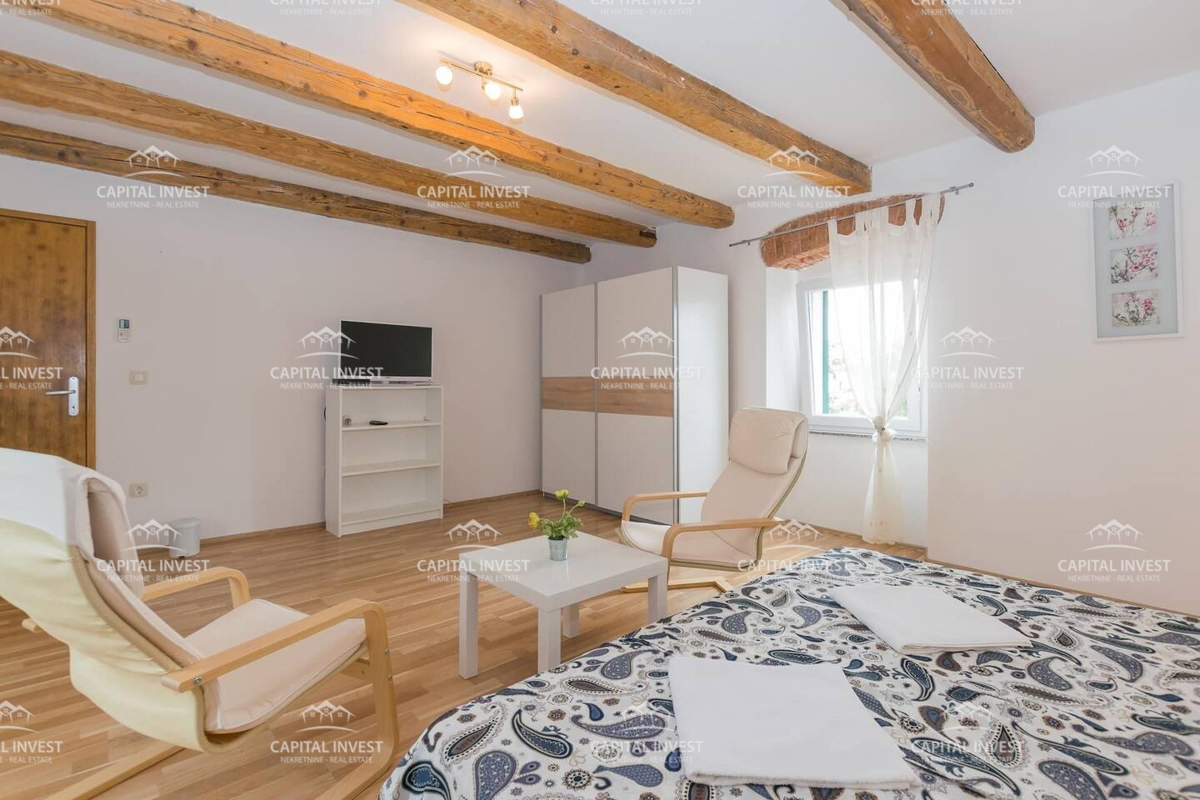 Hiša s bazenom, terasa, vrt, Pula, Istra