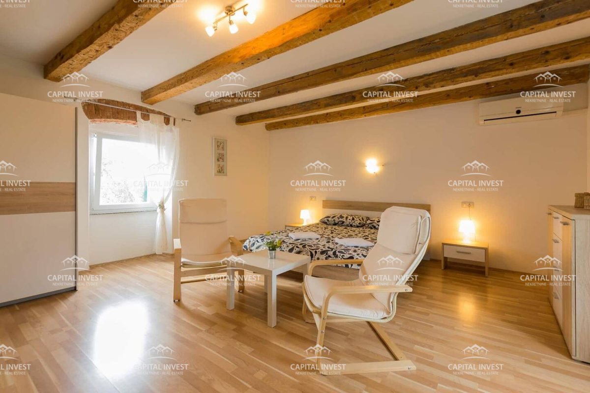 Hiša s bazenom, terasa, vrt, Pula, Istra