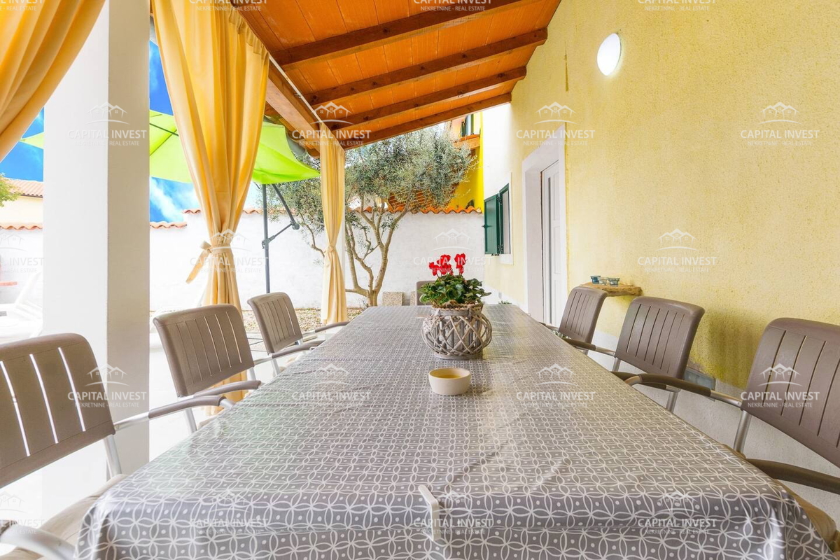 Hiša s bazenom, terasa, vrt, Pula, Istra