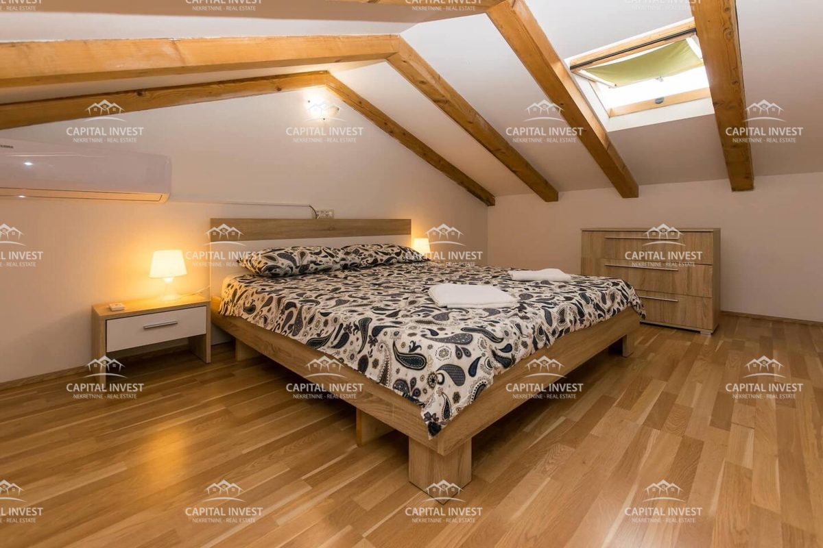 Hiša s bazenom, terasa, vrt, Pula, Istra