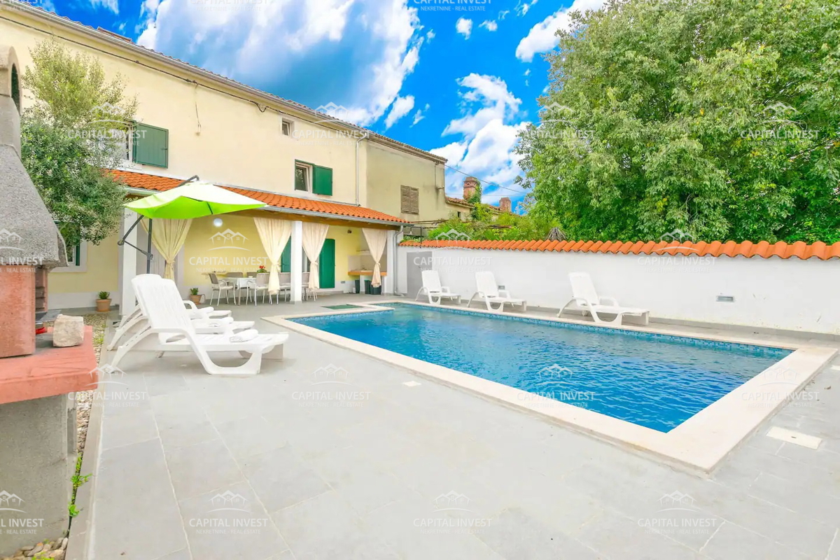 Hiša s bazenom, terasa, vrt, Pula, Istra