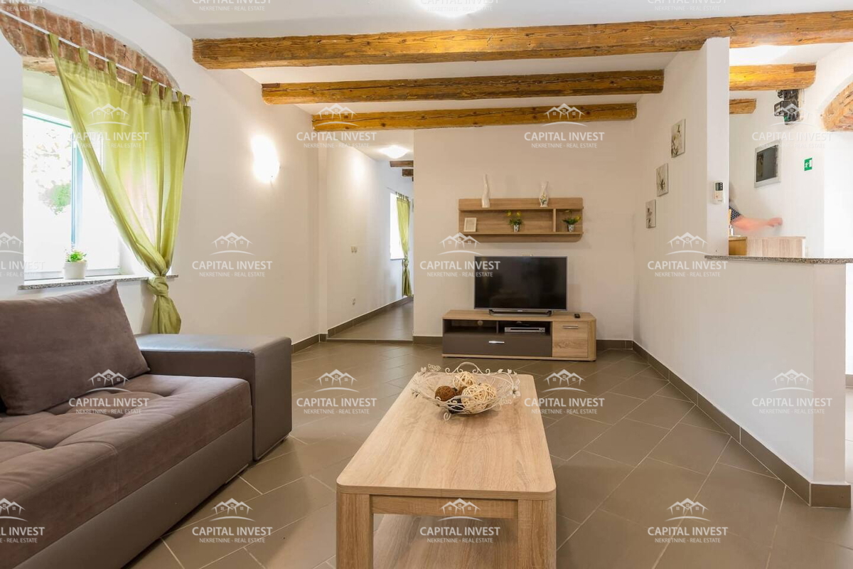 Hiša s bazenom, terasa, vrt, Pula, Istra