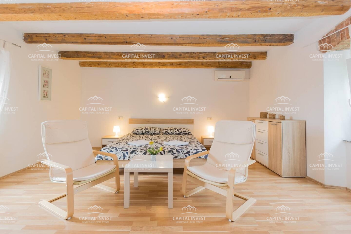 Hiša s bazenom, terasa, vrt, Pula, Istra