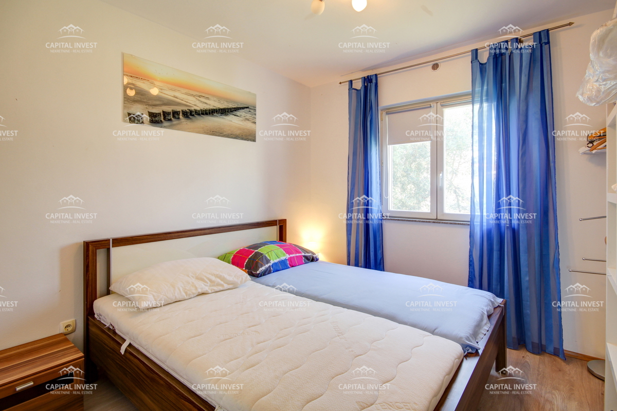 Hiša, dva stanovanja, bazen, velika parcela, Barban, Istra