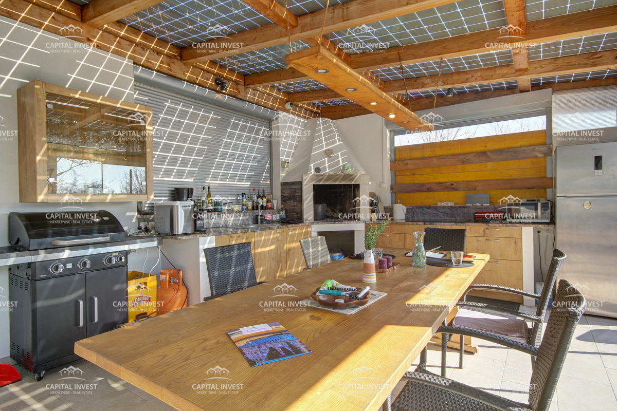 Hiša, dva stanovanja, bazen, velika parcela, Barban, Istra