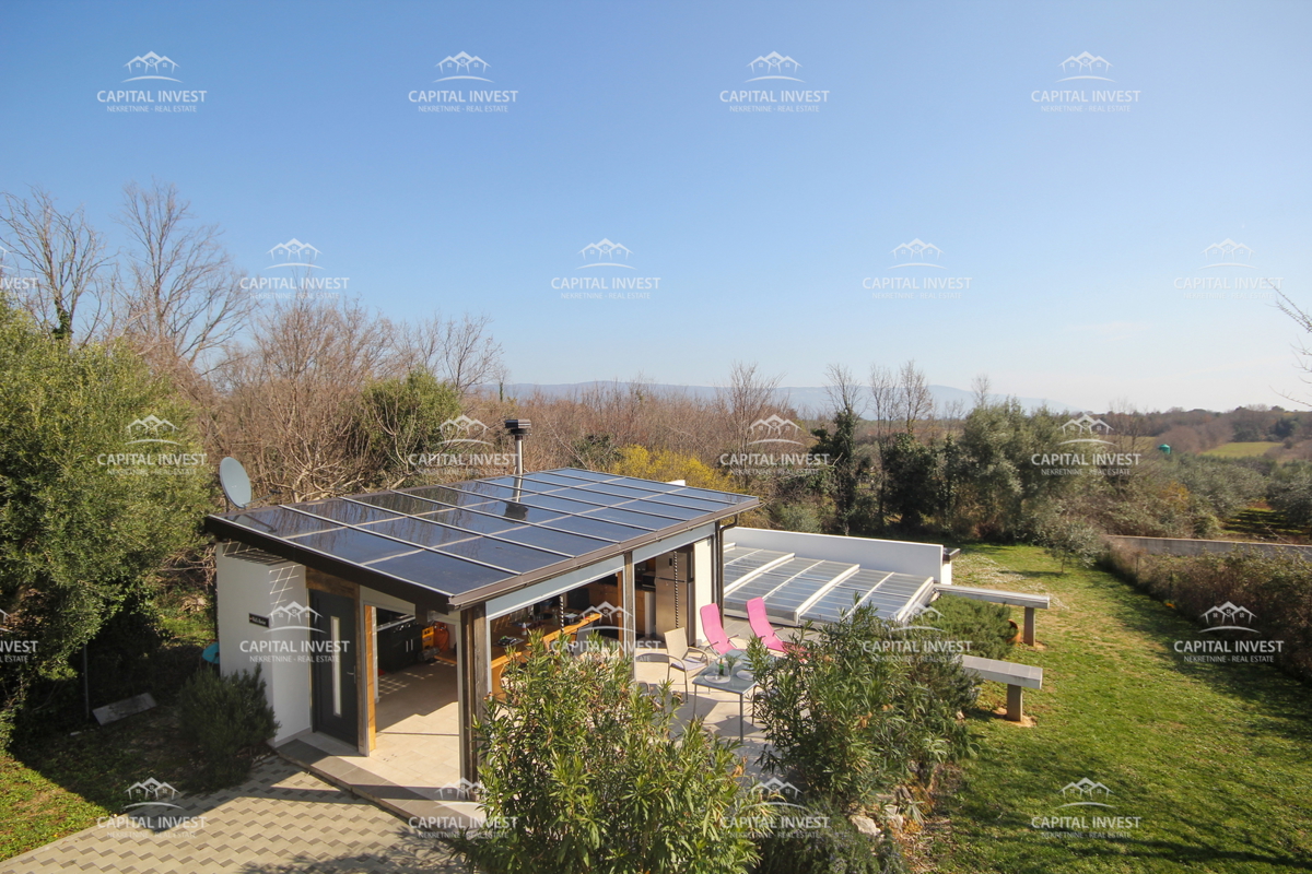 Hiša, dva stanovanja, bazen, velika parcela, Barban, Istra