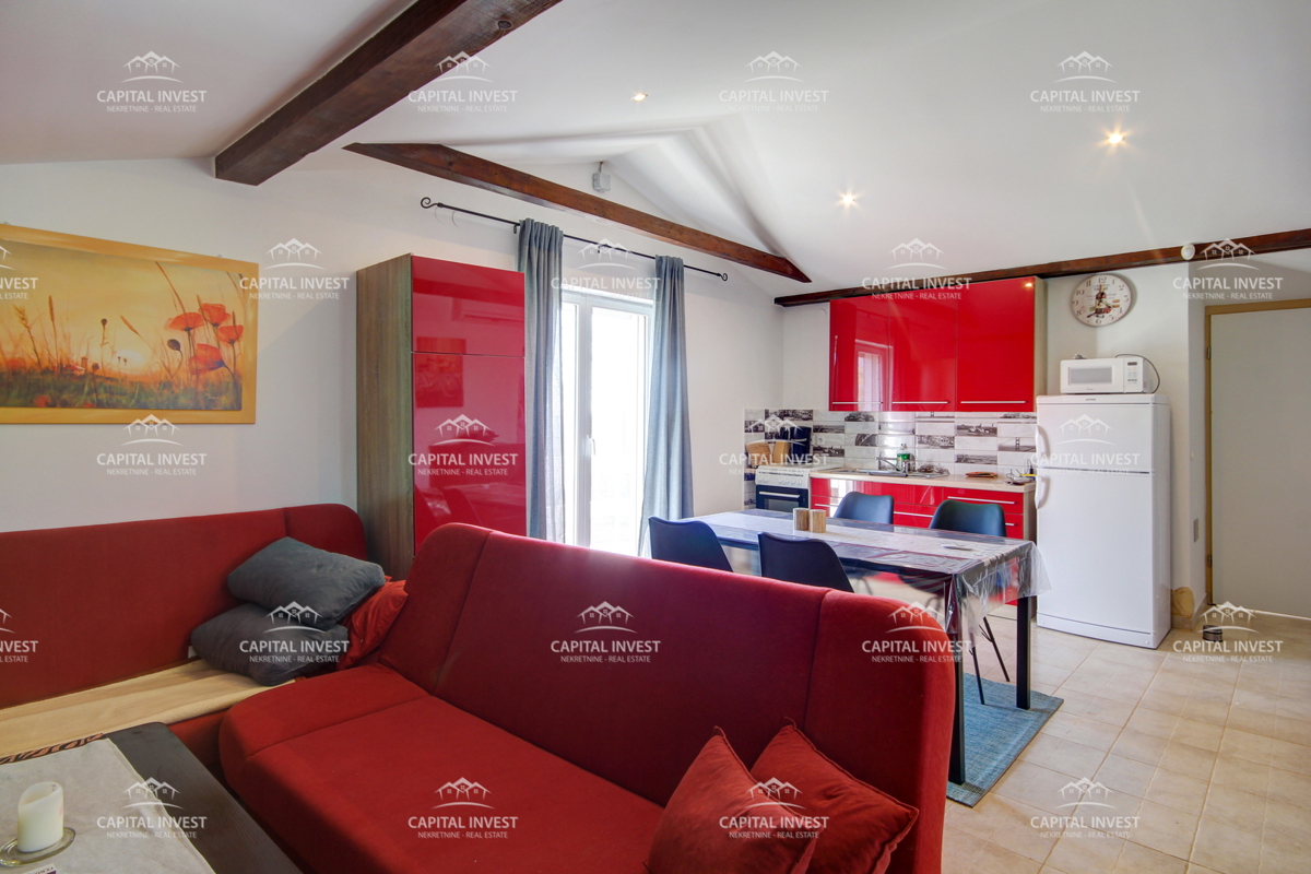 Hiša, dva stanovanja, bazen, velika parcela, Barban, Istra