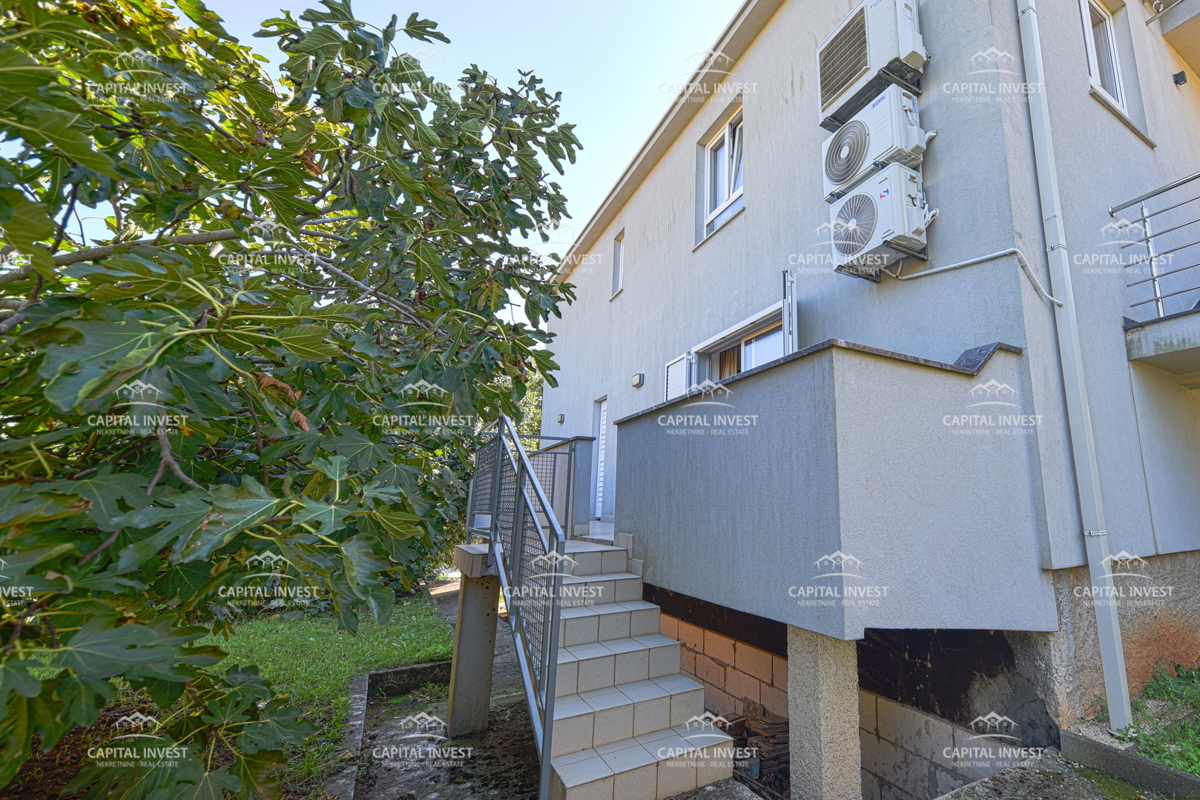 Trosobno stanovanje, garaža, Pula, Istra