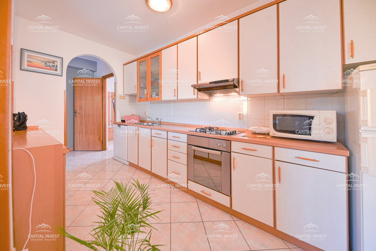 Trosobno stanovanje, garaža, Pula, Istra