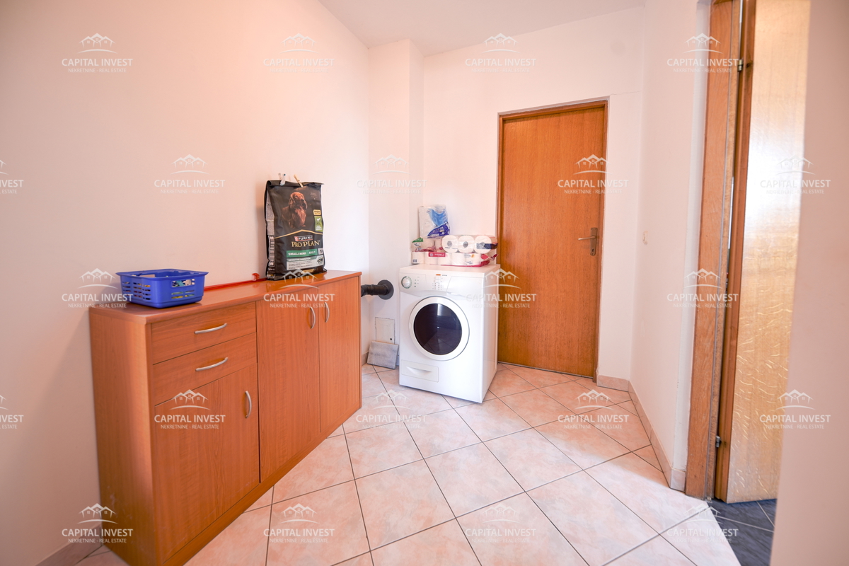 Trosobno stanovanje, garaža, Pula, Istra