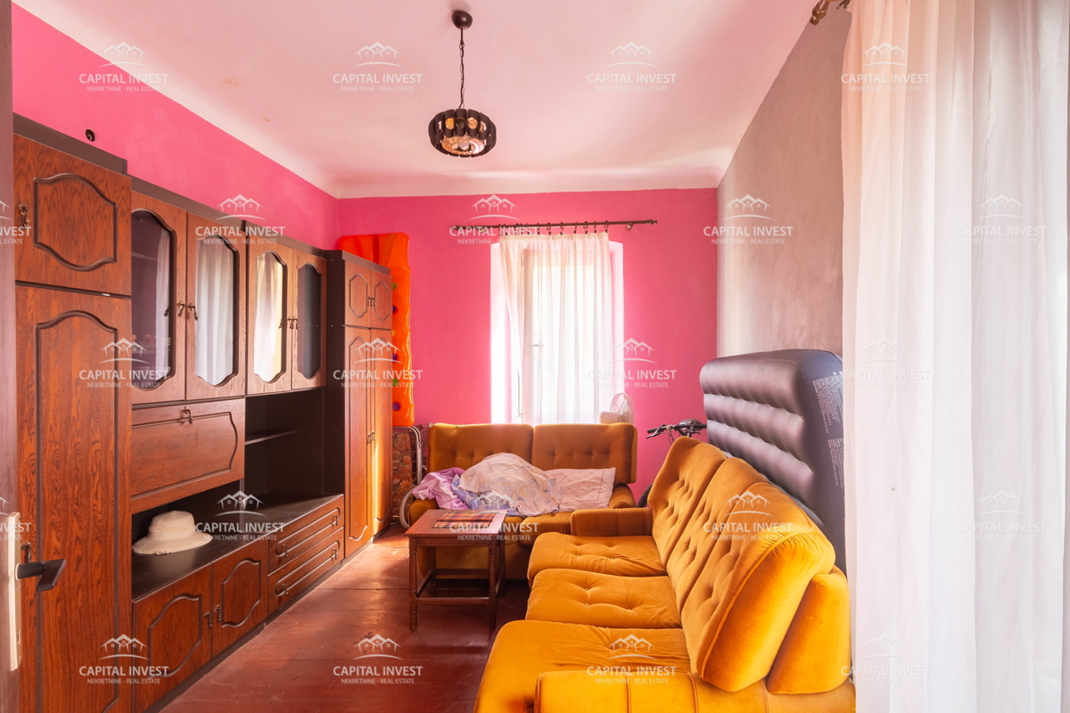 Štirisobno stanovanje v samem središču Pule, Istra